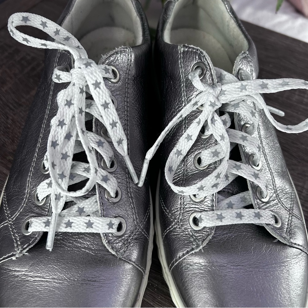 Ara Women's Silver Sneakers ⭕️